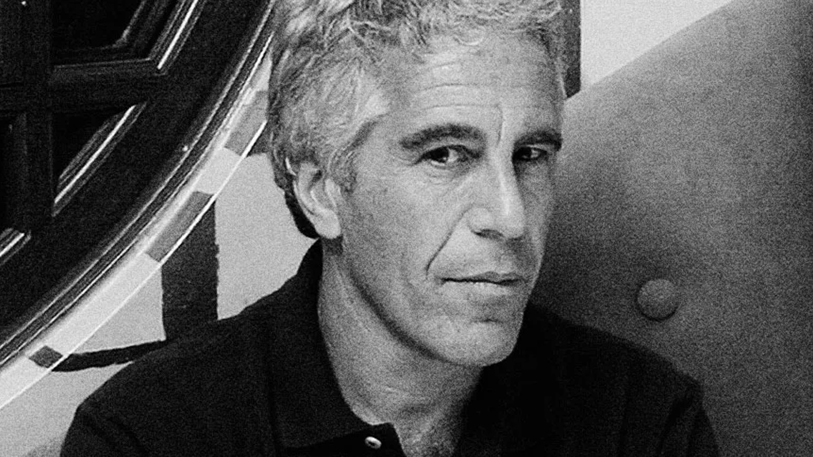 Ghislaine Maxwell'in Jeffrey Epstein ile ilişkisi üzerine bir anı kitabı yazacağı iddia ediliyor