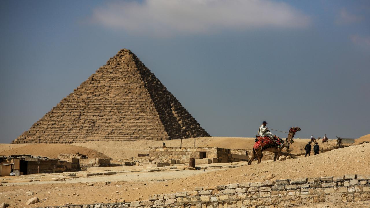 Mısır'da piramitlere 'granitli' restorasyon