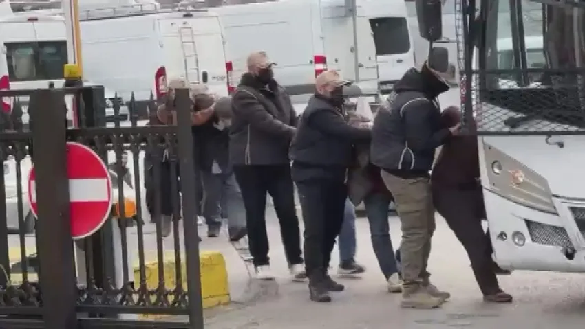 Kiliseye saldıran şüpheliler adliyeye sevk edildi: 26 kişi sınır dışı edilecek