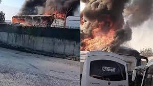 Bursa'da park halindeki otobüs cayır cayır yandı