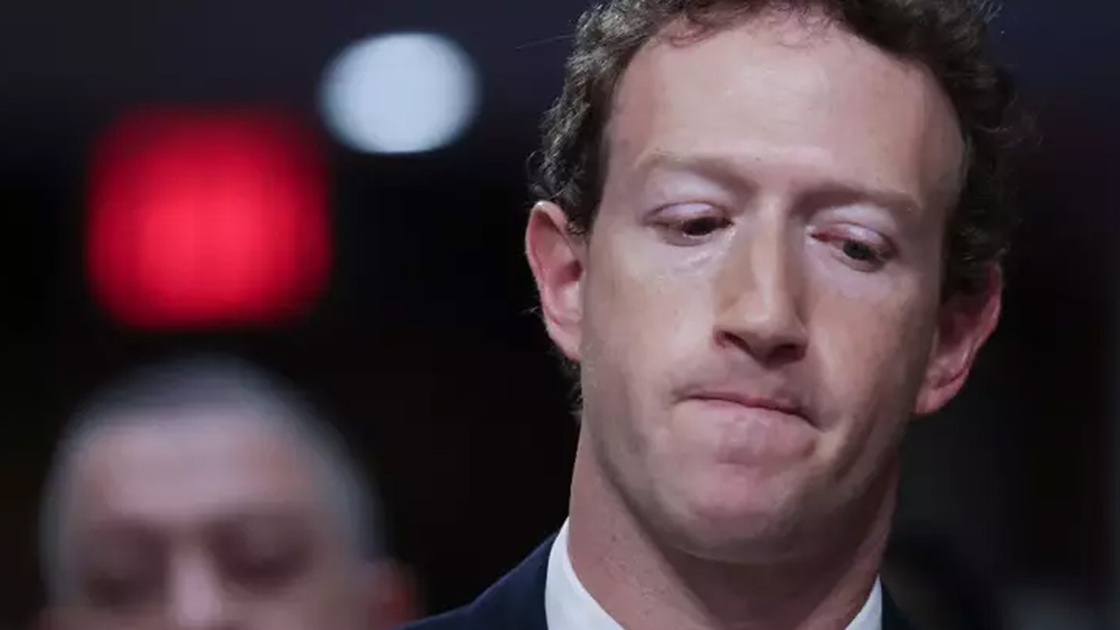 Zuckerberg Senato'da ifade verdi: 'Yaşadığınız her şey için üzgünüm'