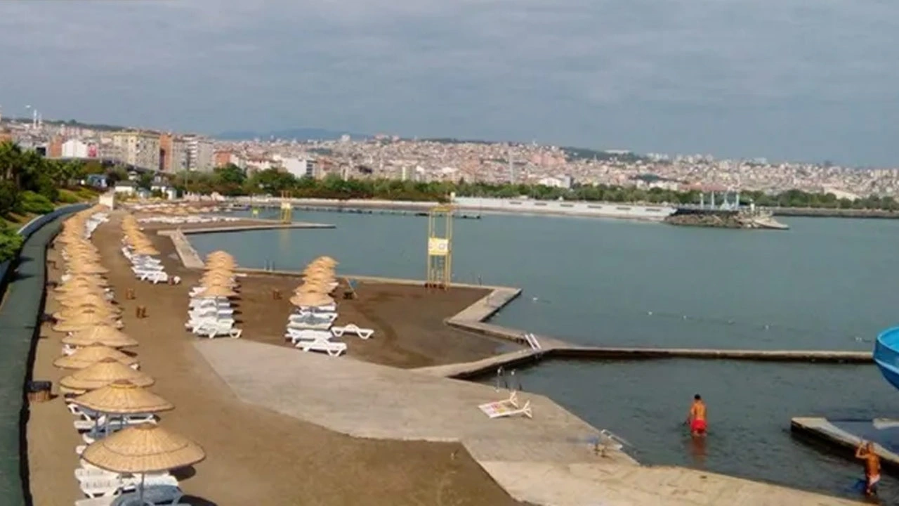 AKP'li belediye, halk plajına balıkçı barınağı yapmaya başladı