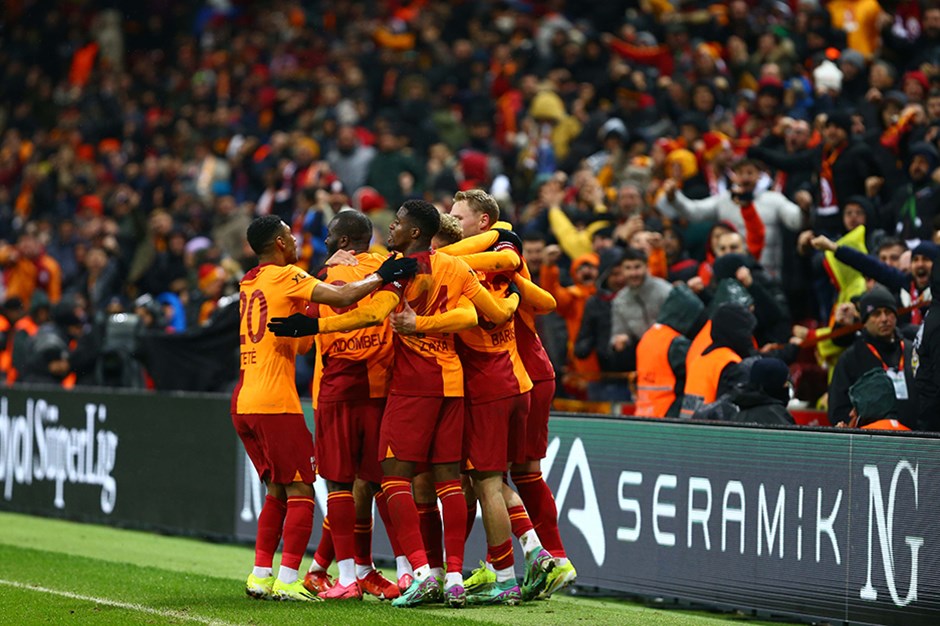 Galatasaray, Yılport Samsunspor'u 2-0 mağlup etti