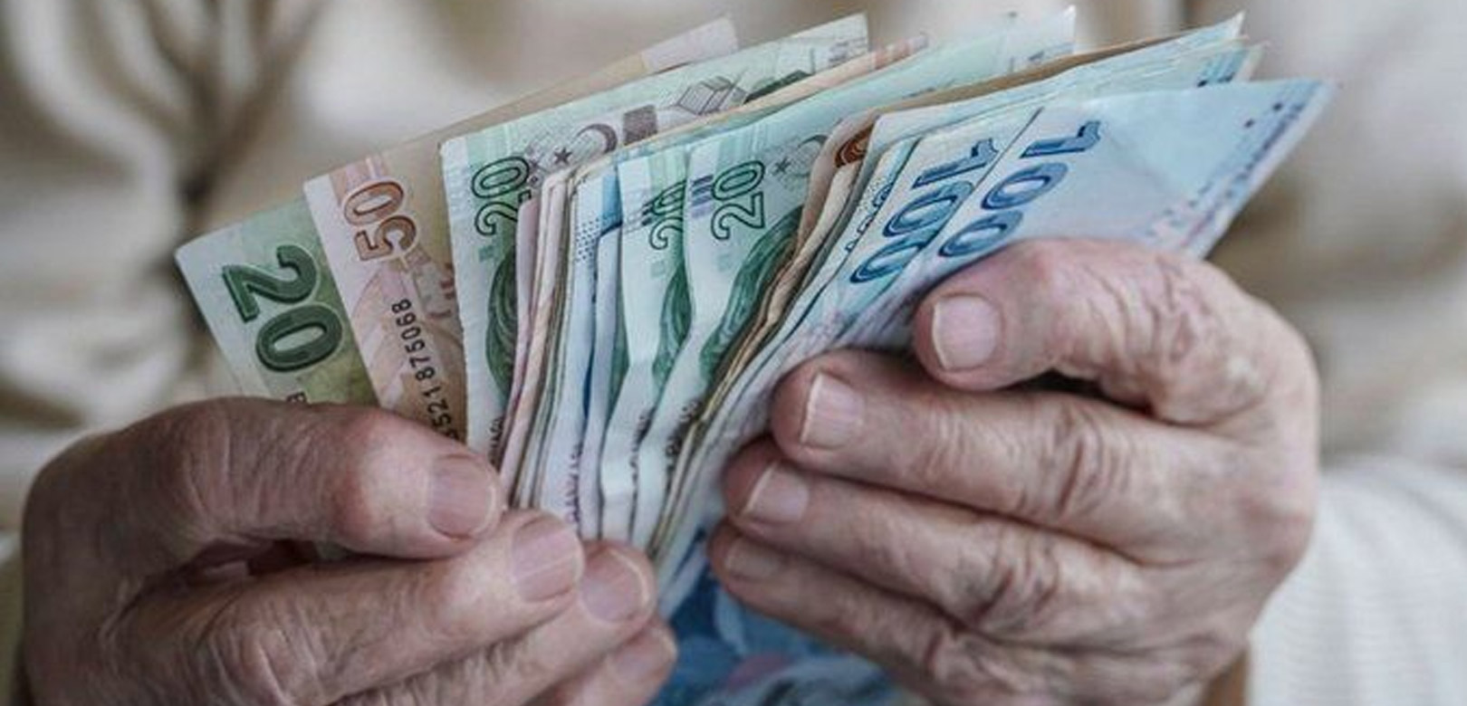 En düşük emekli maaşına ilişkin karar Resmi Gazete'de yayımlandı