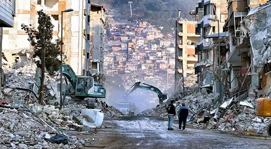 Yargıtay, en az 53 bin kişinin öldüğü depremlerde 'valilerin sorumluluğu yok' dedi