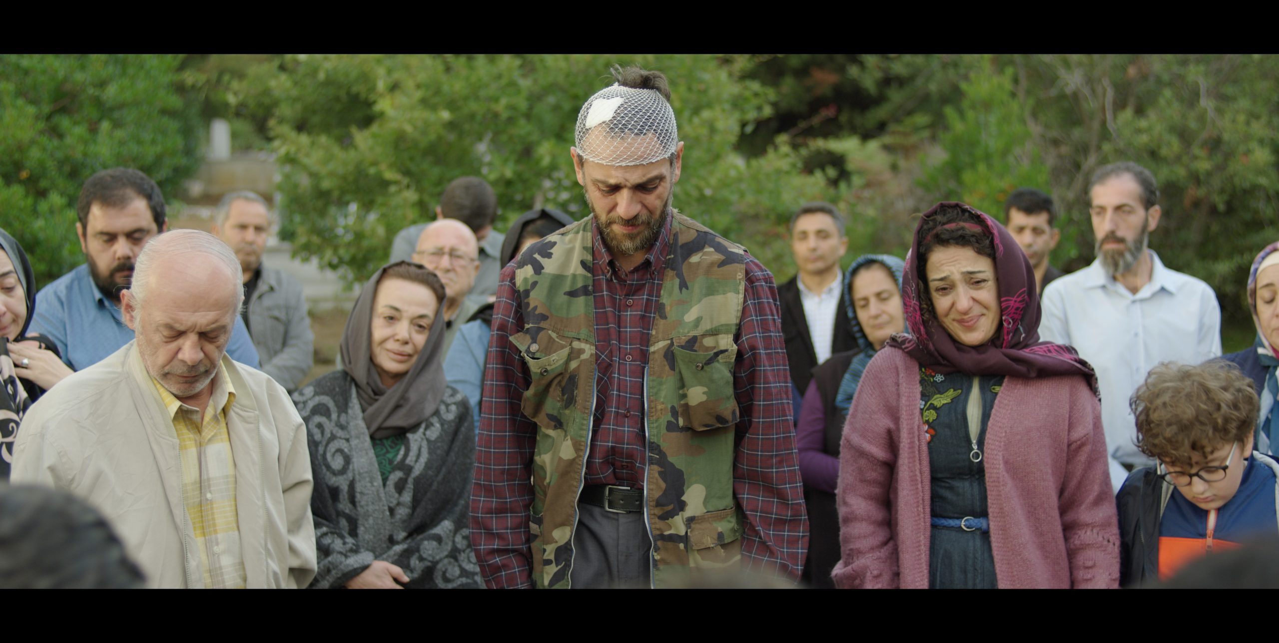 "İyi Bir Aile Değiliz" filminin heyecanla beklenen vizyon günü geldi