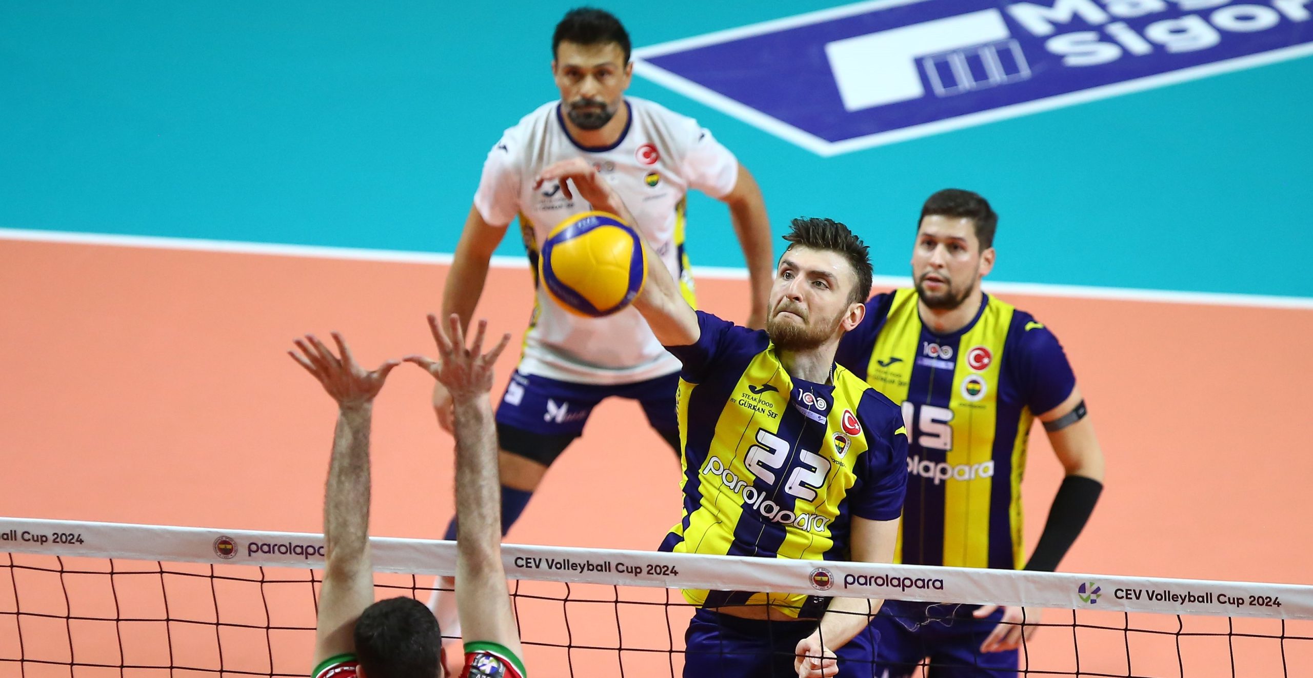 Fenerbahçe, CEV Kupası'nda yarı finalde