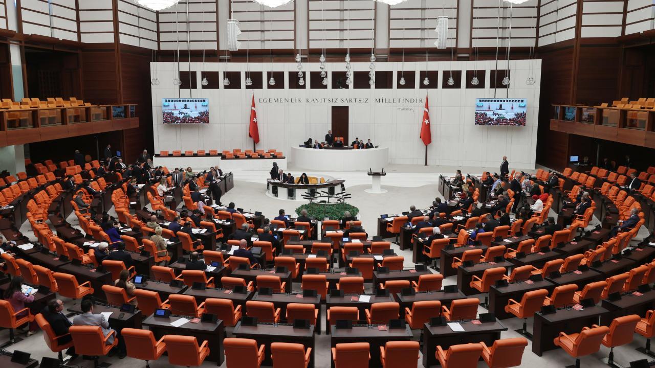 AK Partililer Meclis'e gelmedi maden kanunu haftaya kaldı