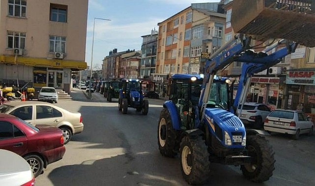 Avrupa'daki çiftçi eylemleri Konya'ya sıçradı: Patates üreticileri traktörle eylem yaptı