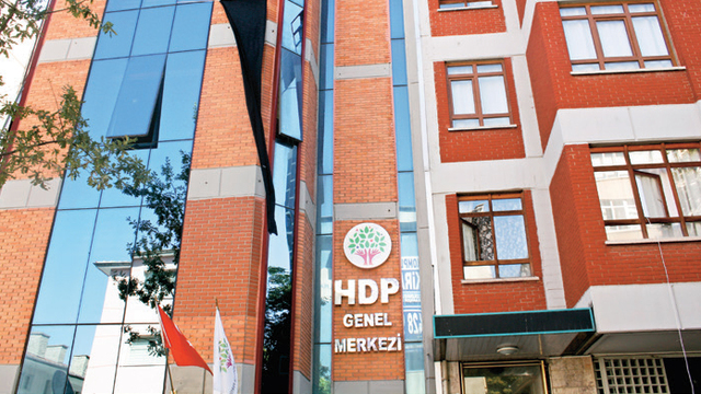 DEM Parti İstanbul adaylarını açıkladı: Meral Danış Beştaş ve Murat Çepni
