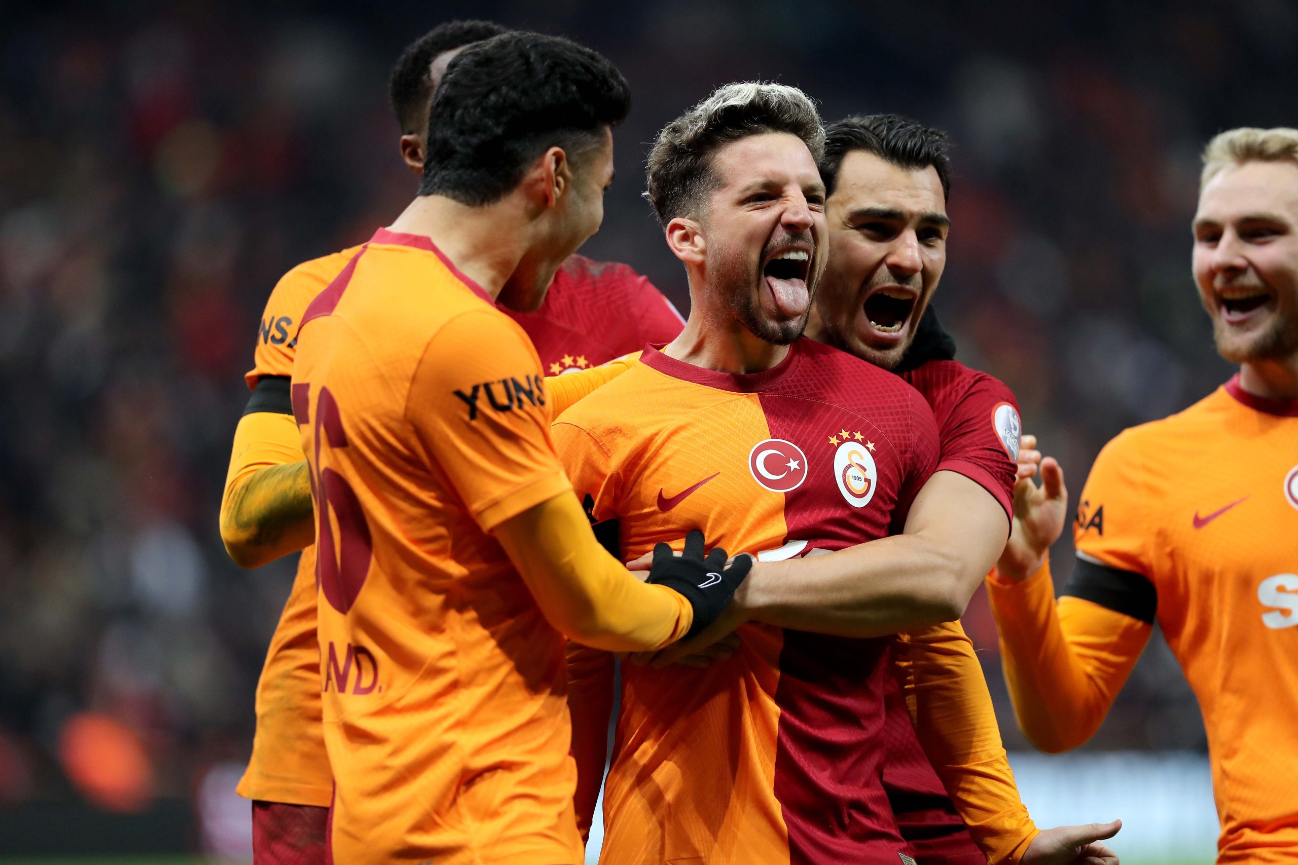 Galatasaray'ın Başakşehir maçındaki 11'i belli oldu