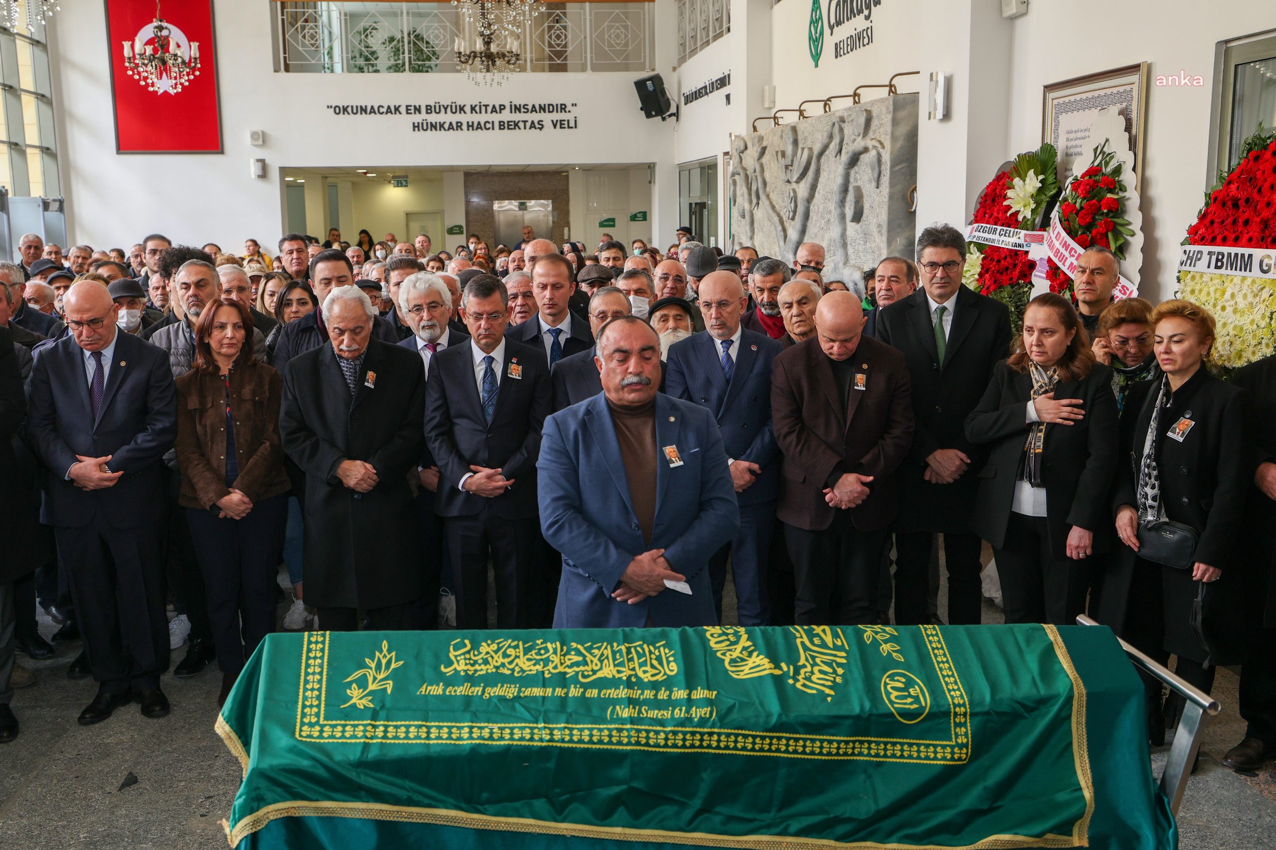 Özgür Özel, Mehmet Aslandoğan’ın cenaze törenine katıldı