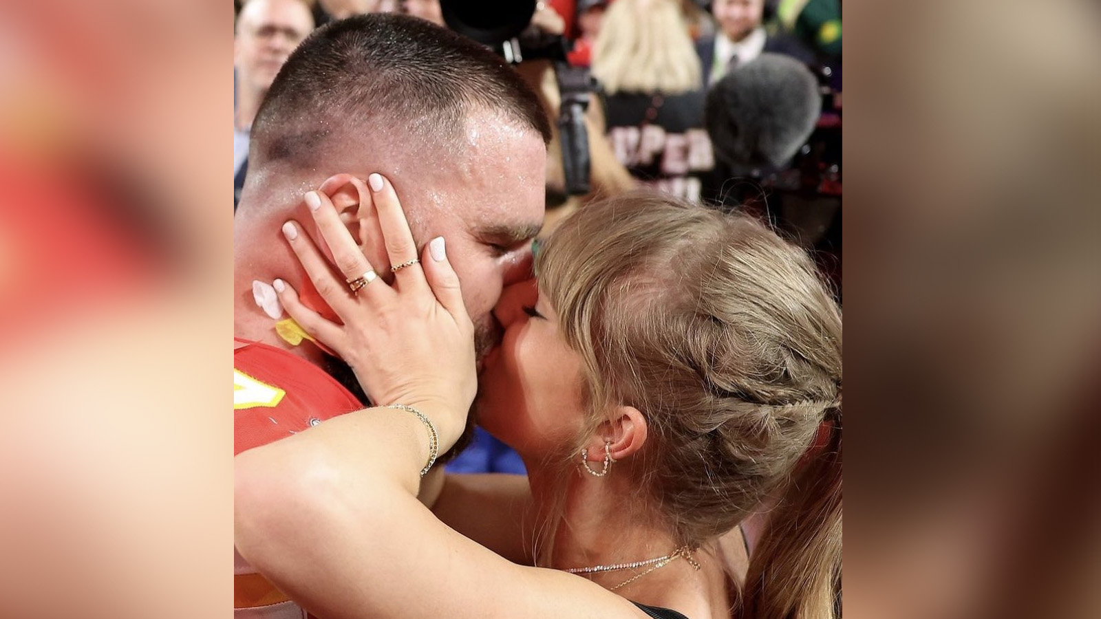 Super Bowl'da zafer Kansas City Chiefs'in: Taylor Swift sevgilisi için sahaya indi