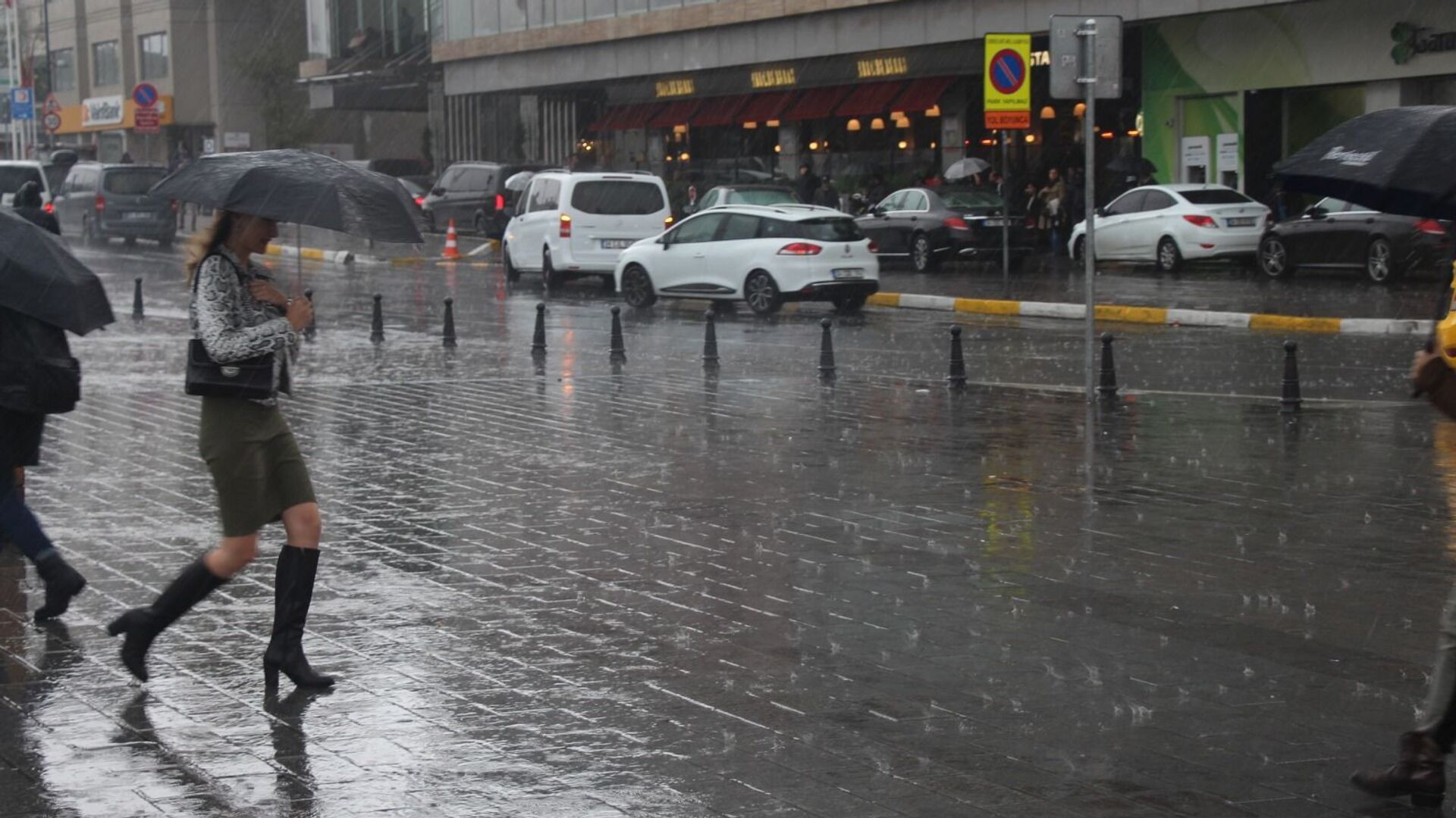 Meteoroloji'den İstanbul dahil birçok il için sağanak yağış uyarısı!