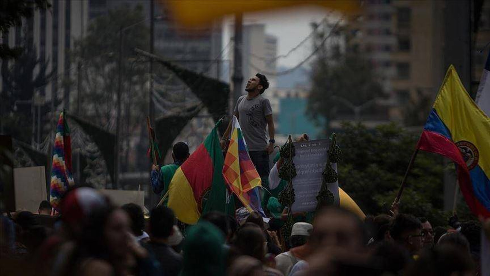 Kolombiya hükümeti, hapishanelerde çetelerle mücadele için acil durum ilan etti