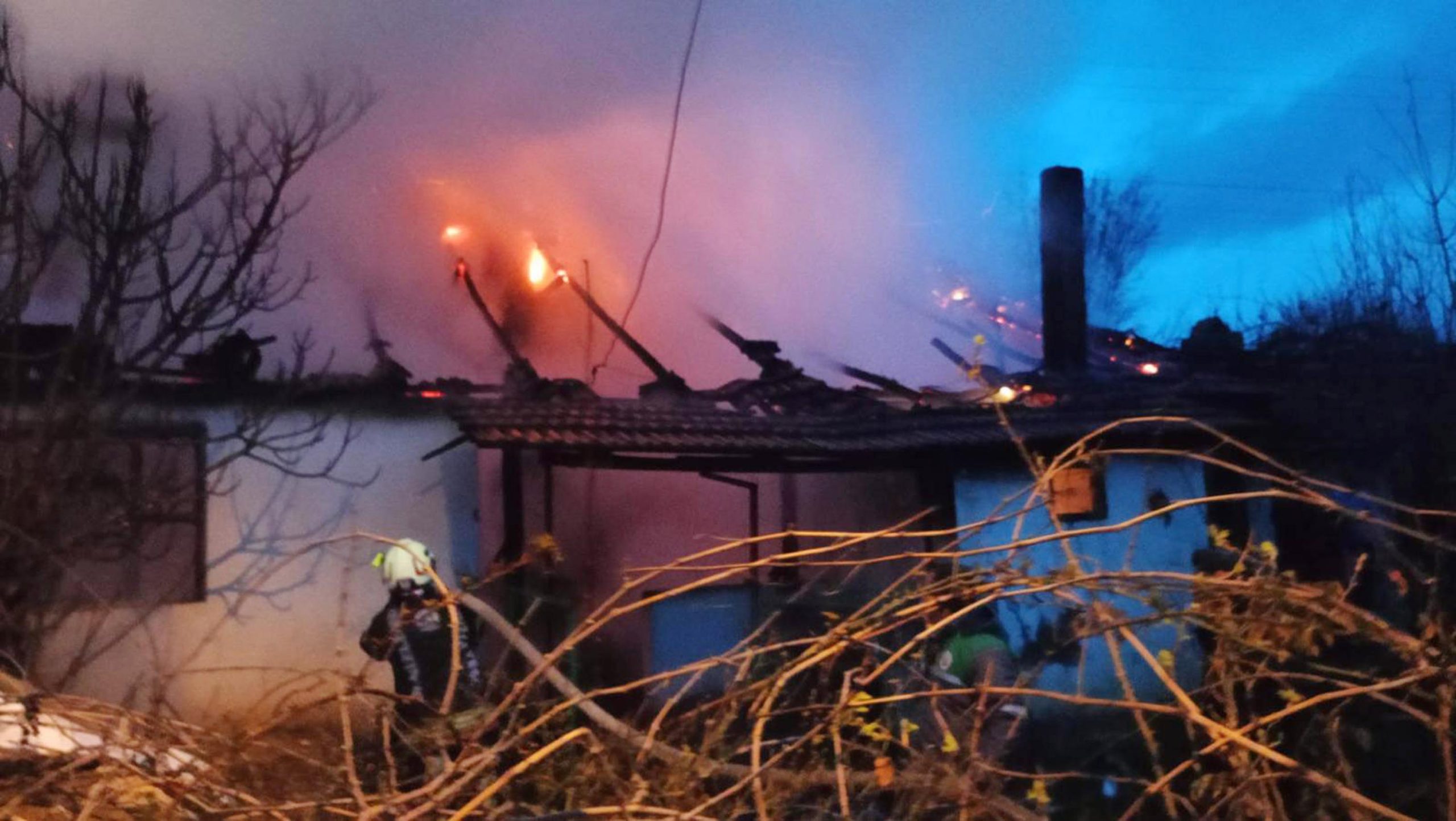 Tek yaşadığı evinde çıkan yangında öldü