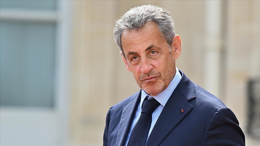 Eski Fransa Cumhurbaşkanı Sarkozy hapis cezasına çarptırıldı