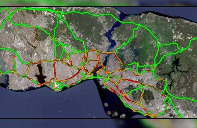 İstanbul'da '14 Şubat' yoğunluğu: Trafik kilitlendi