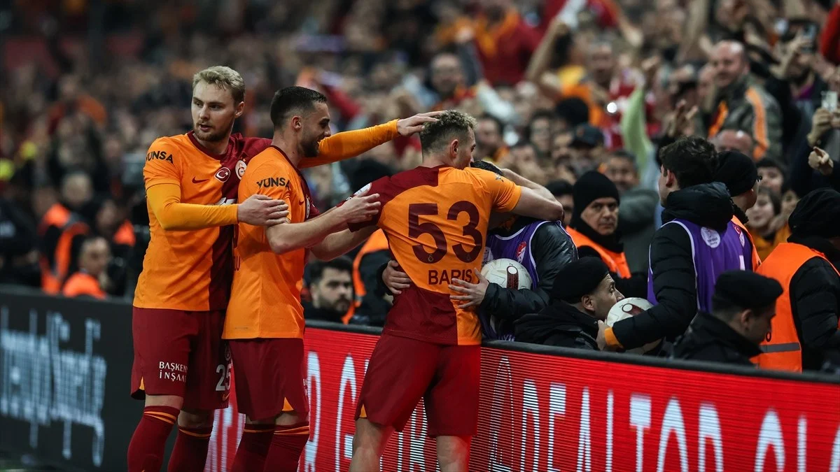 Galatasaray, Prag'ı devirdi: Tur için avantajı kaptı