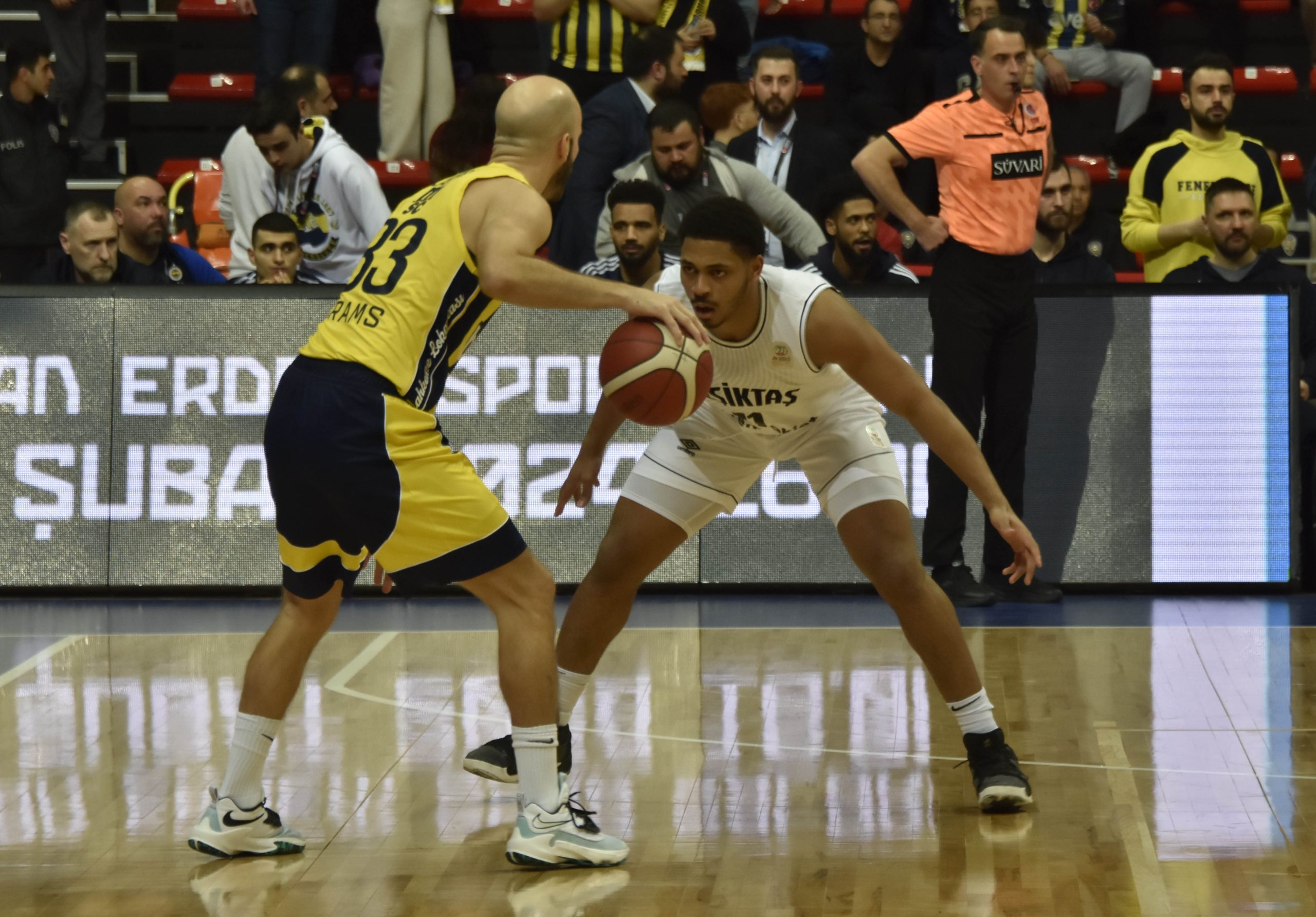 Türkiye Kupası'nda finalin adı Anadolu Efes-Fenerbahçe oldu