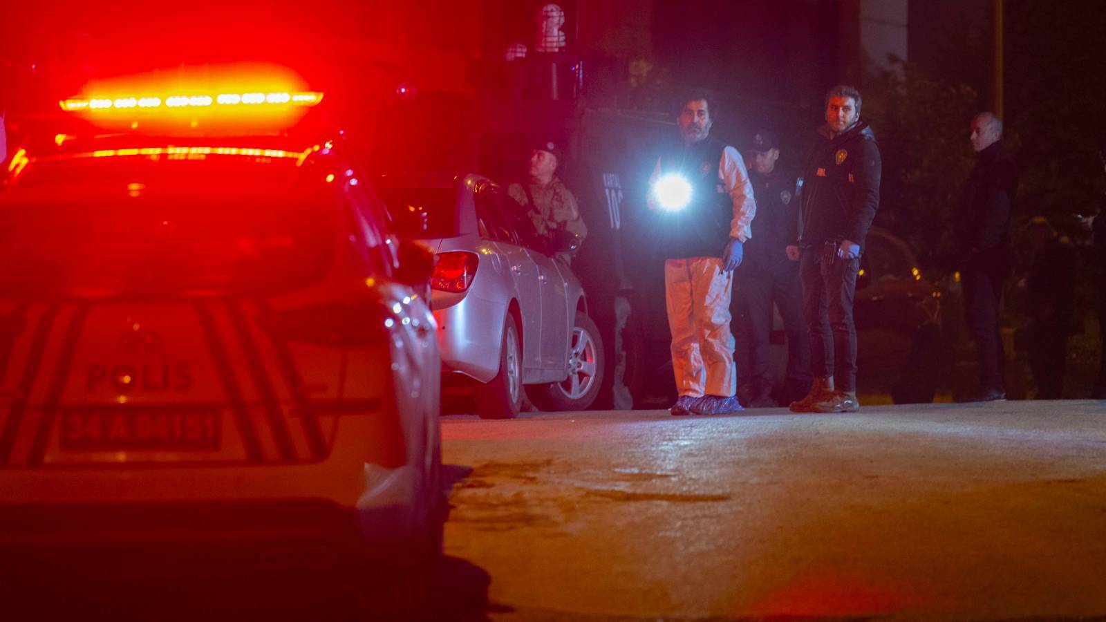 Pendik'te polis noktasına silahlı saldırı