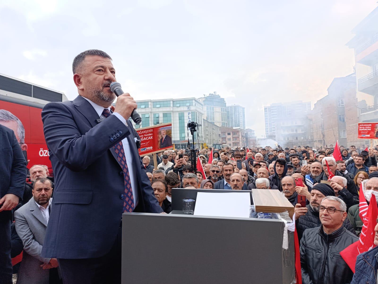 Veli Ağbaba, deyimi karıştırdı ortaya renkli görüntüler çıktı