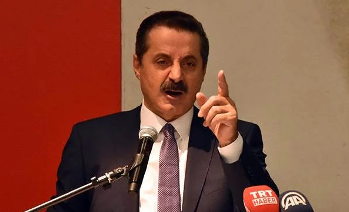 AKP'li Faruk Çelik: Belediyeyi muhalefete teslim etmeyin, hizmetten mahrum kalmayın