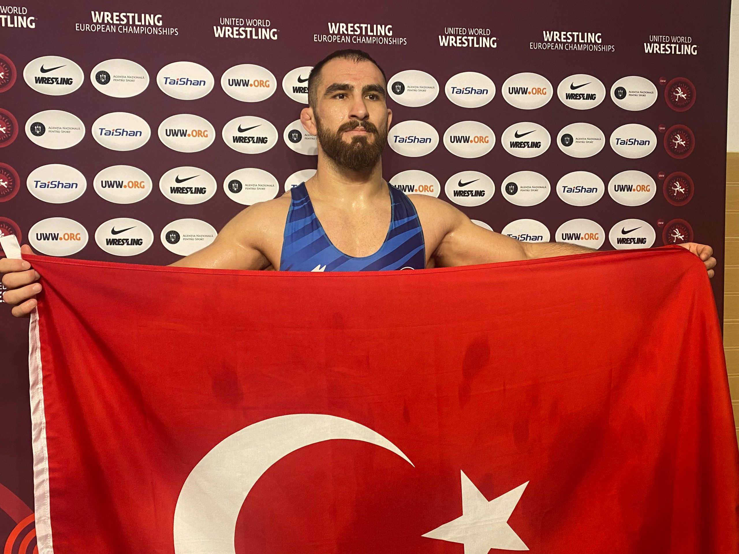 Avrupa Şampiyonu olan Feyzullah Aktürk: Üç yıldır yenilmemenin gururunu yaşıyorum