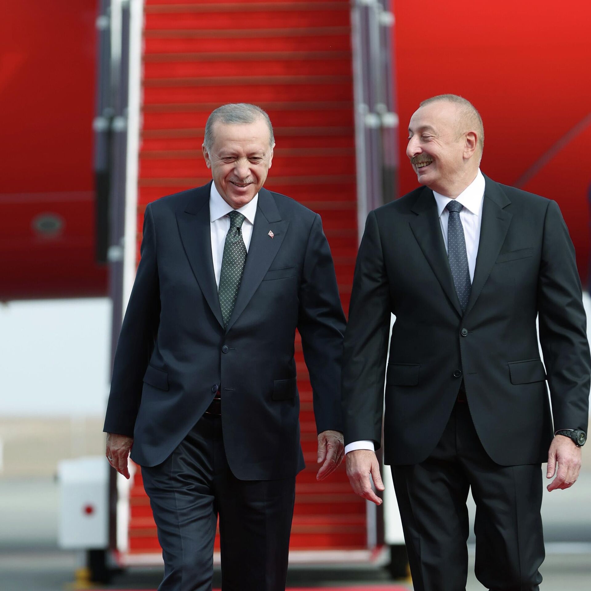 Azerbaycan Cumhurbaşkanı Aliyev ilk resmi ziyaret için Türkiye'ye geldi