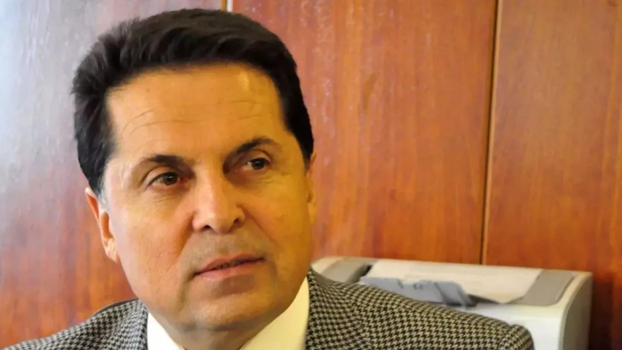 CHP'nin Esenyurt adayı Ahmet Özer kimdir?