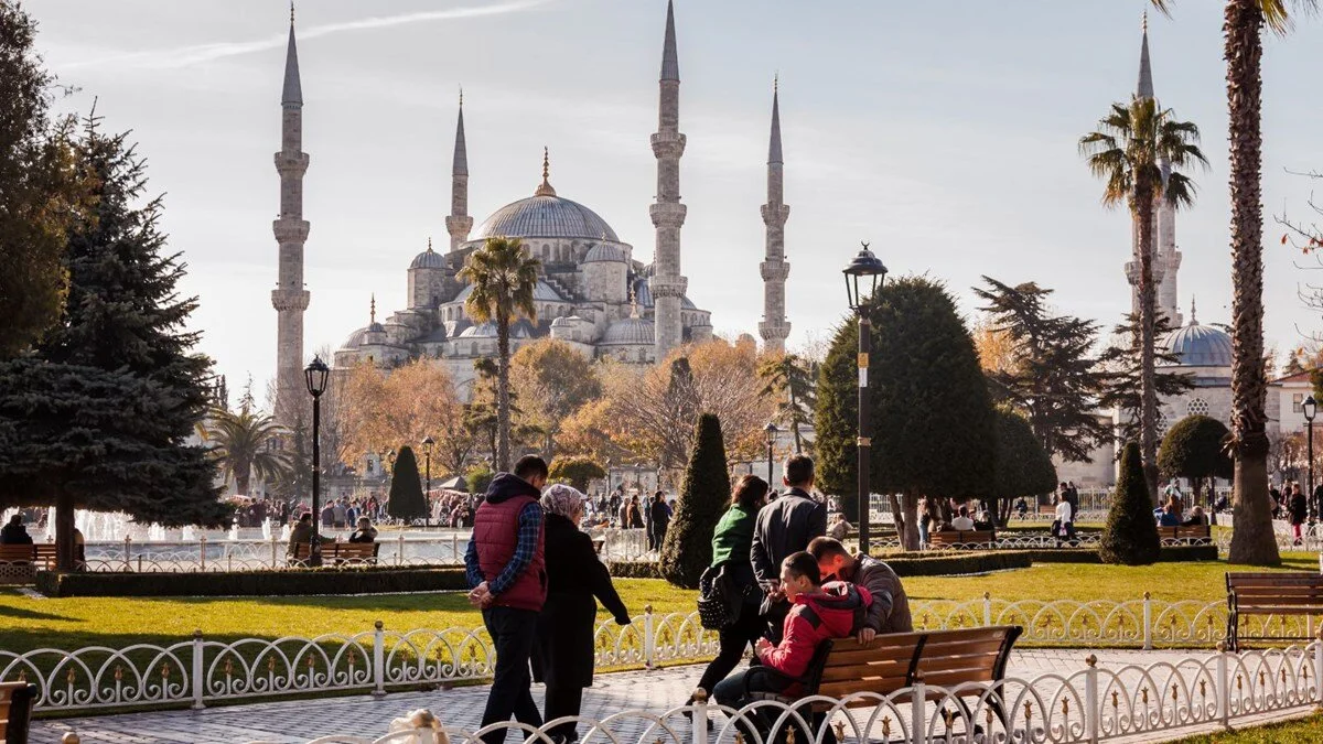 İstanbul'da hafta sonu sıcaklıklar artıyor: AKOM'dan güneşli hava tahmini