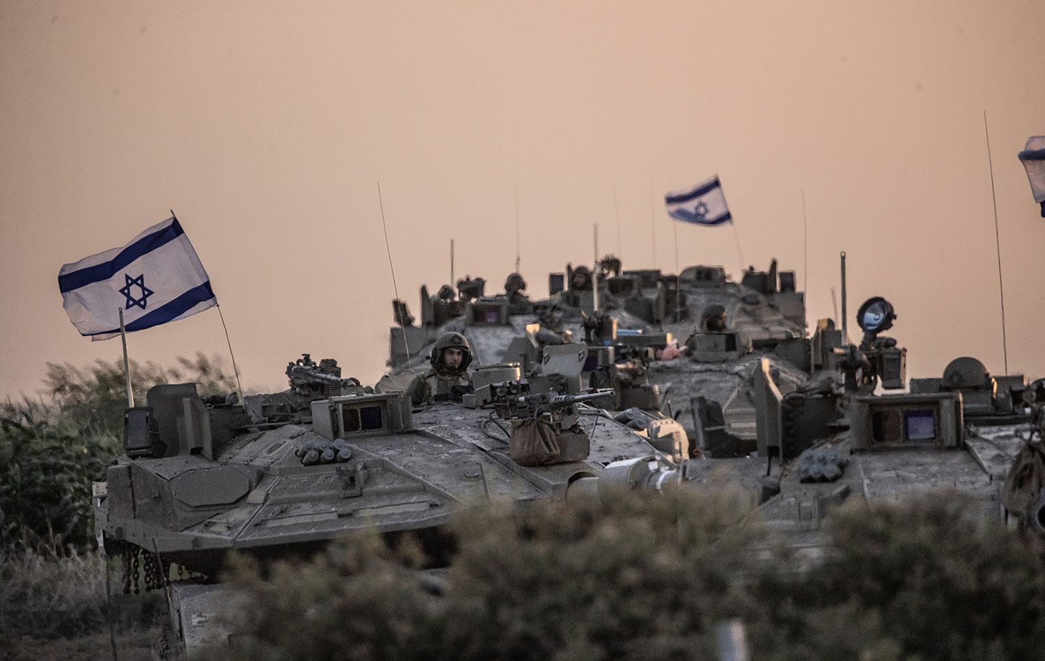 İsrail, 'insani ara' sonrası Gazze'ye saldırılarını yoğunlaştırdı: "Hedefler yapay zeka ile belirleniyor"
