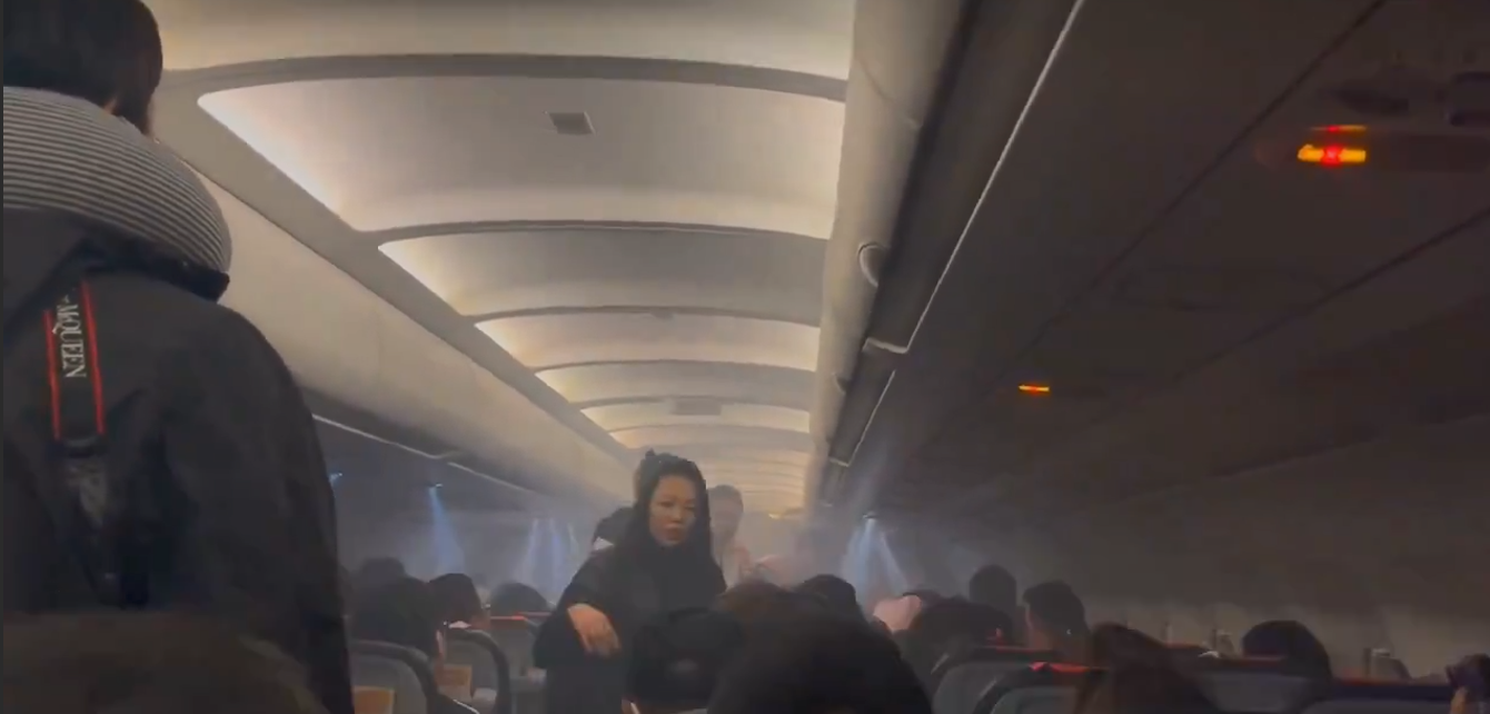 Royalair Philippines uçağındaki powerbank patlaması nedeniyle acil iniş yaptı