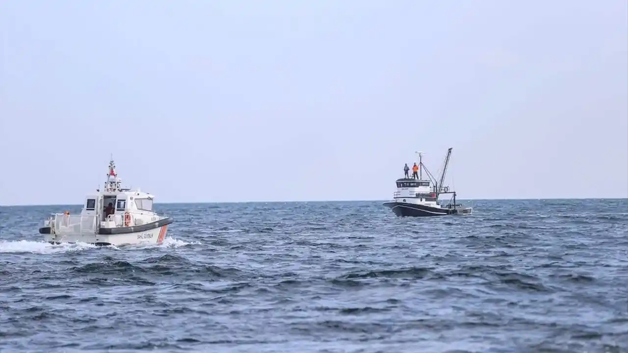 Marmara'da batan geminin kayıp 4 çalışanı aranırken geminin maliyeti yüksek olduğu için battığı yerde kalacak