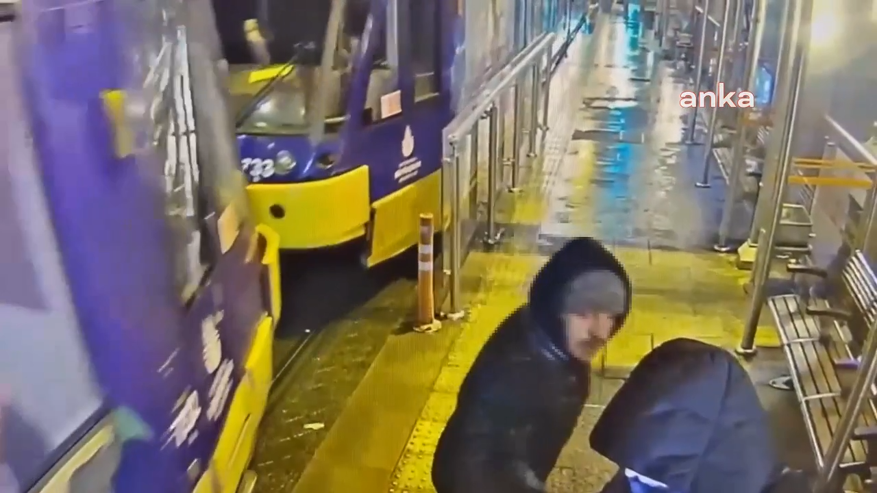 Tramvay durağında kadının cep telefonunu çalıp kaçan kişi serbest bırakıldı
