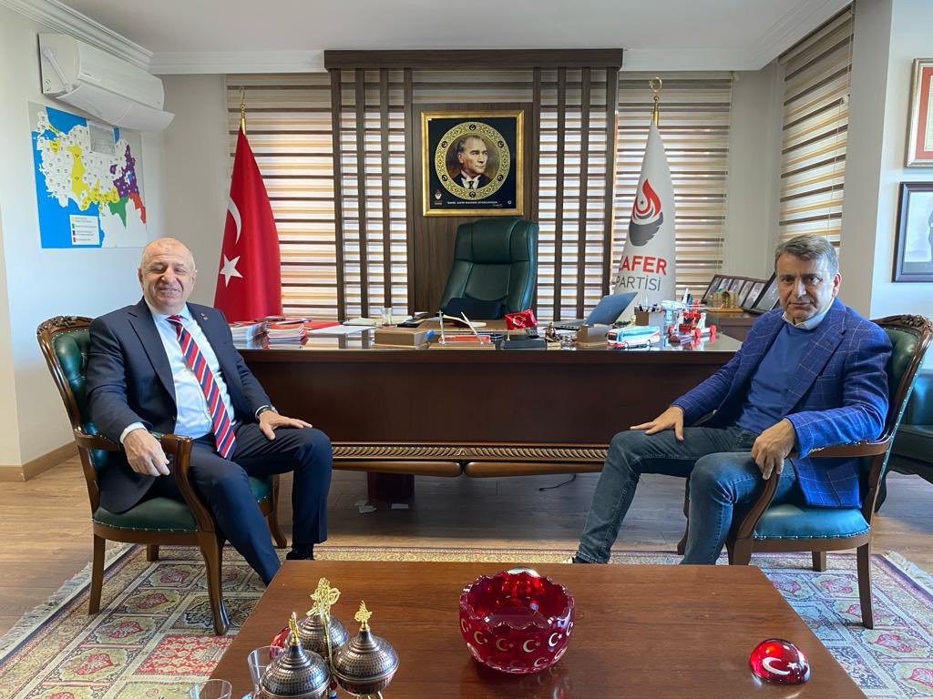 Ümit Özdağ'dan eski Ülkü Ocakları Başkanı Azmi Karamahmutoğlu'na 'İBB adaylığı' teklifi
