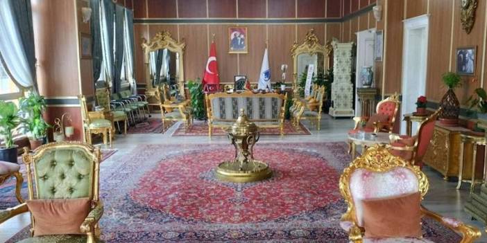 Yunusemre'nin yeni belediye başkanı, AKP'li başkandan kalan makam odası hakkında konuştu: Daha mütevazı bir odaya geçeceğiz