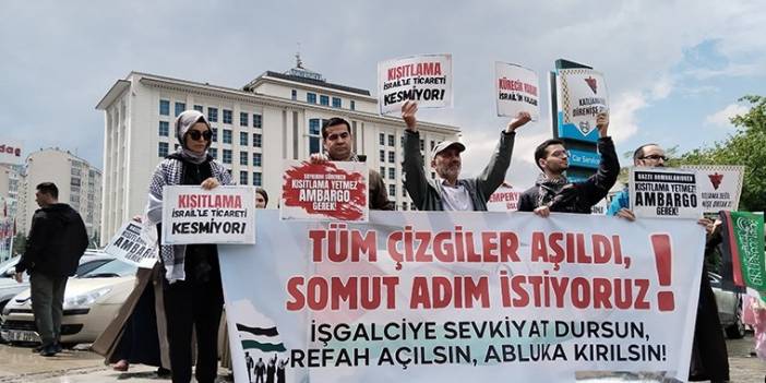 AKP Genel Merkezi önünde 'İsrail' tepkisi: 'Zeybekci, katliamı basitleştirdi'