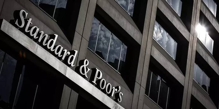 S&amp;P, Türkiye'nin kredi notunu yükseltti