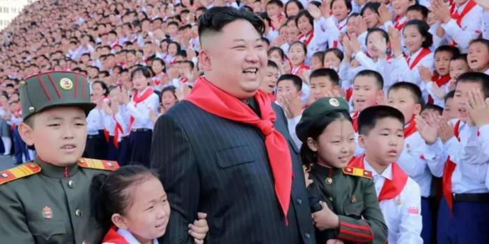 Kuzey Kore'nin “Can Baba” (Friendly Father) isimli propaganda şarkısı sosyal medyada viral oldu