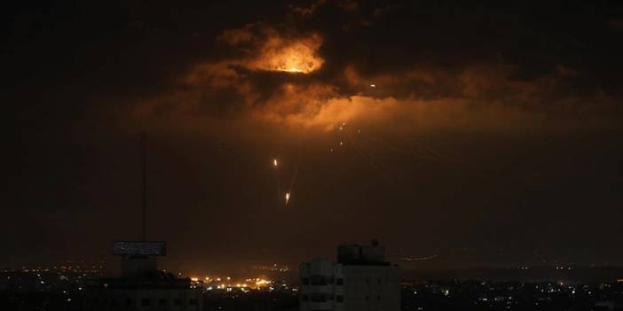 İsrail ordusu, Lübnan'ın güneyini bombardımana tuttu