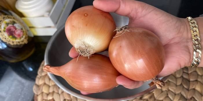 Ayağınızın altına soğan koyun bakın ne işe yarıyor? Daha önce duyulmamış şaşırtıcı etki