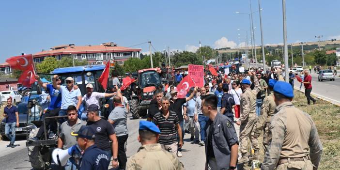 Bursa'dan sonra Balıkesir'deki çiftçiler de ayakta: Traktörler Ankara'ya doğru!