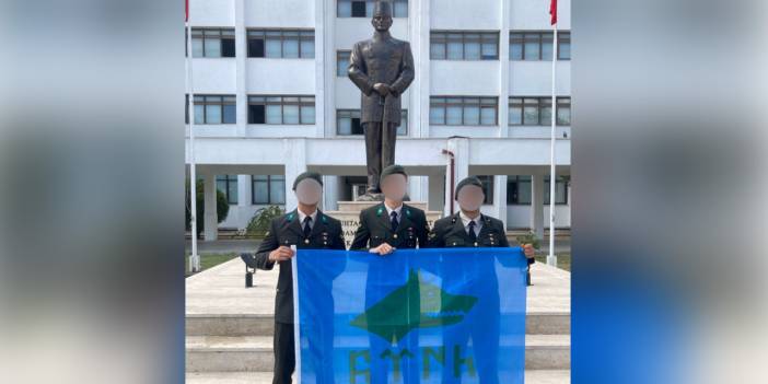 Mezun astsubayların Göktürk bayraklı pozu: “Biz Mustafa Kemal’in çocuklarıyız''