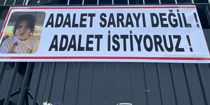 Semih Çelik tarafından katledilen Ayşenur'un üniversite arkadaşlarından protesto