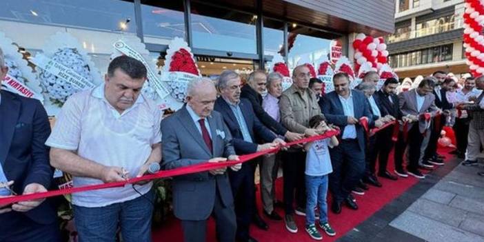 AKP Sözcüsü Çelik duyurdu: 'Burger' açılışına katılan AKP'liler disipline sevk edildi!