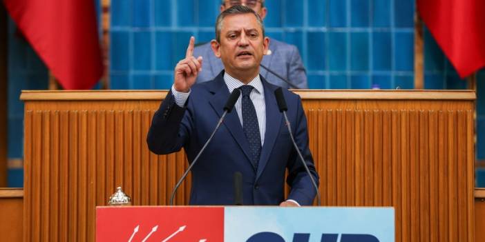 CHP lideri Özel'den 'para kulesi': Devlet Bey'e hediyem olsun