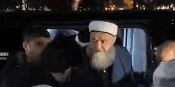 Cübbeli Ahmet, bakanlığın 'çakarlı araçlara ceza' açıklamasını hiçe sayarak çakarlı araçlarla etkinliğe katıldı