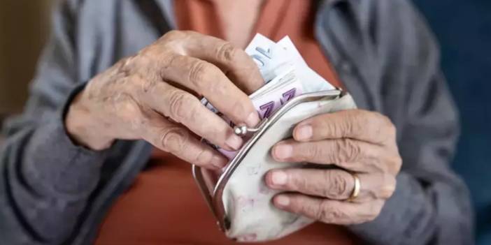 Emekli maaşını kaybetmek istemeyenler dikkat: SGDP düzenlemesi değişti
