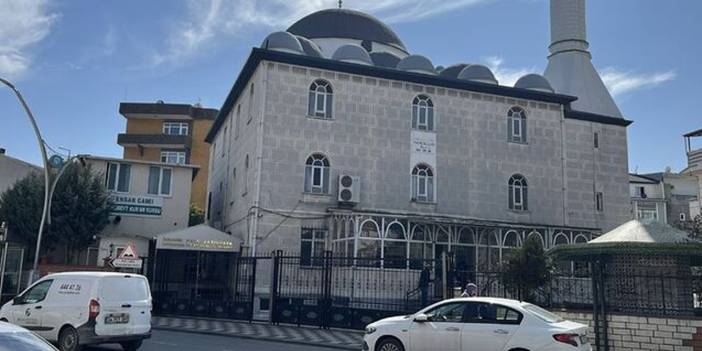 Cami tuvaletinde silahla kalbinden vurdu